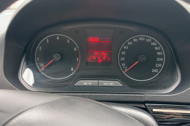 Used Volkswagen Jetta 2019 Dream Edition 1.5L Manual Fashion Version Odometer Close Up