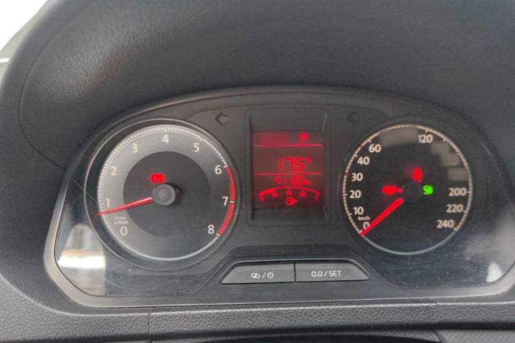 Used Volkswagen Jetta 2019 Dream Edition 1.5L Automatic Fashionable Version Odometer Close Up