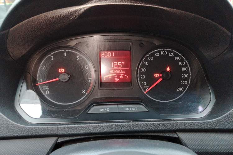 Used Volkswagen Jetta 2019 Dream Edition 1.5L Manual Fashion Version Odometer Close Up