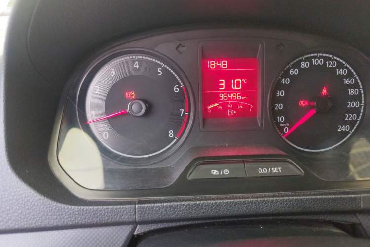 Used Volkswagen Jetta 2019 Dream Edition 1.5L Manual Fashion Version Odometer Close Up