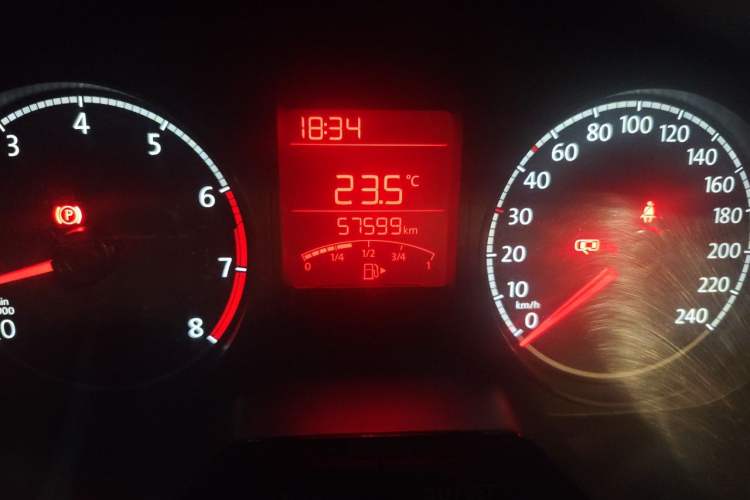 Used Volkswagen Jetta 2019 Dream Edition 1.5L Manual Fashion Version Odometer Close Up