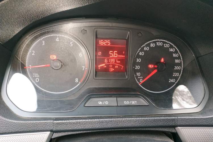Used Volkswagen Jetta 2019 Dream Edition 1.4L Manual Comfort Version Odometer Close Up