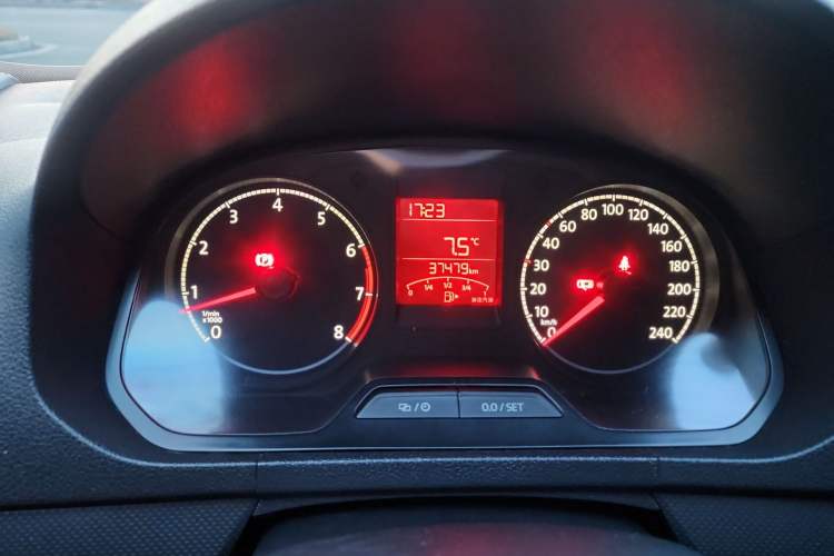 Used Volkswagen Jetta 2019 Dream Edition 1.4L Manual Fashion Version Odometer Close Up