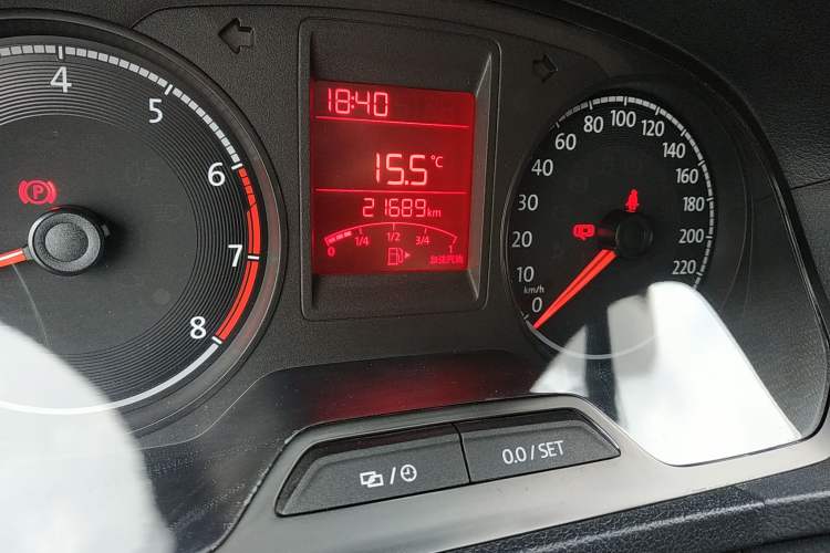 Used Volkswagen Jetta 2019 Dream Edition 1.4L Manual Fashion Version Odometer Close Up