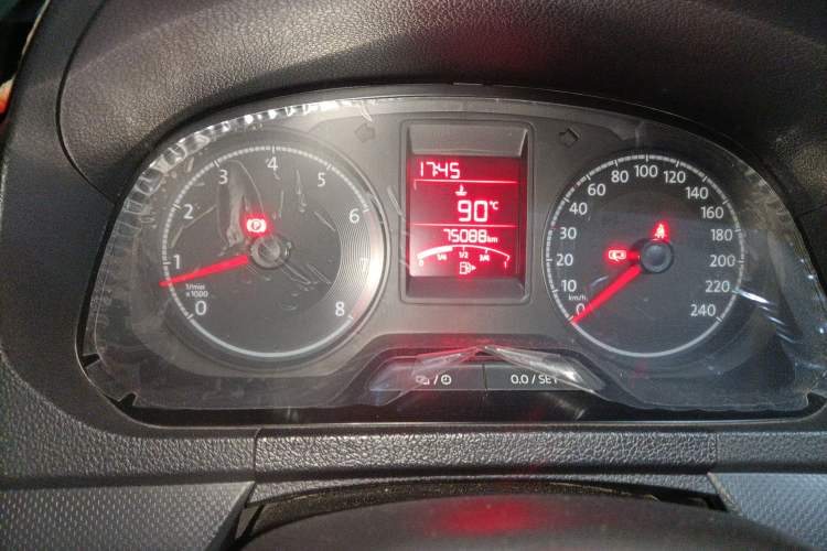 Used Volkswagen Jetta 2019 Dream Edition 1.4L Manual Fashion Version Odometer Close Up