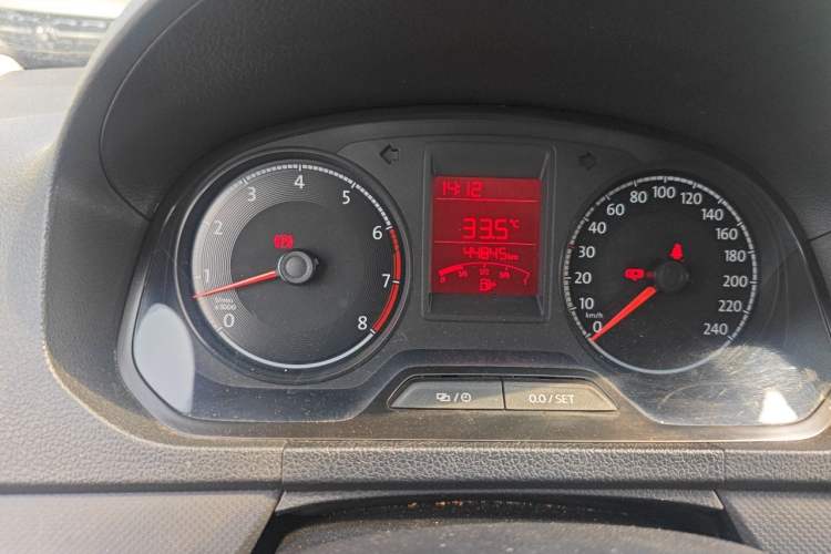 Used Volkswagen Jetta 2019 Dream Edition 1.4L Manual Fashion Version Odometer Close Up