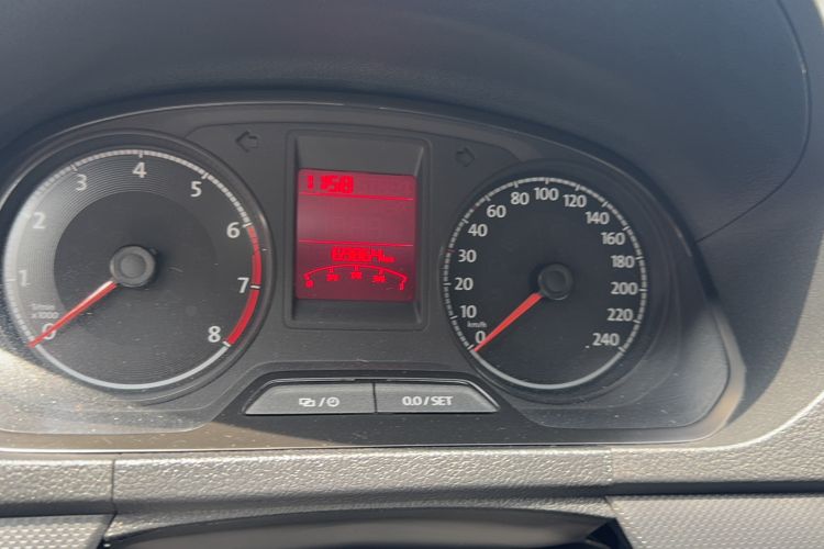 Used Volkswagen Jetta 2019 Dream Edition 1.5L Automatic Fashionable Version Odometer Close Up