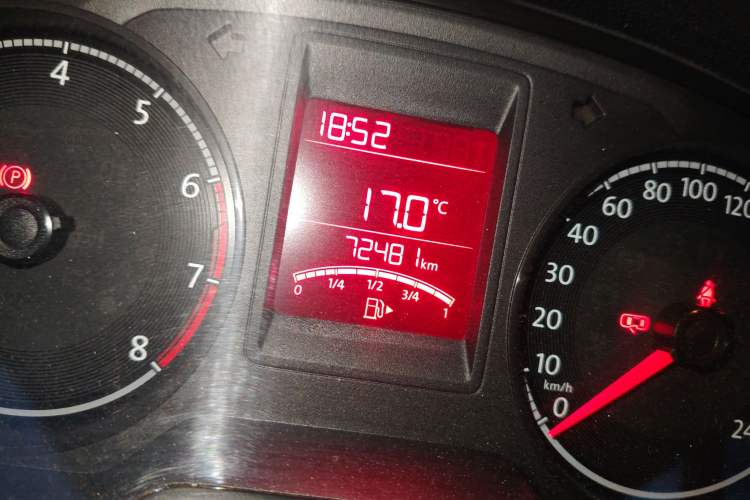 Used Volkswagen Jetta 2019 Dream Edition 1.4L Manual Fashion Version Odometer Close Up