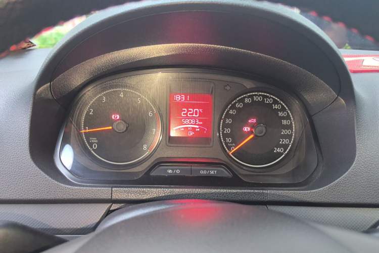 Used Volkswagen Jetta 2019 Dream Edition 1.5L Manual Fashion Version Odometer Close Up