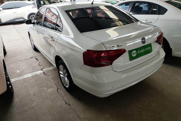 Used Volkswagen Jetta 2019 Dream Edition 1.4L Manual Fashion Version Rear Left 45 Deg