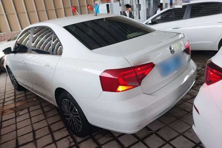 Used Volkswagen Jetta 2019 Dream Edition 1.5L Manual Comfort Version Rear Left 45 Deg
