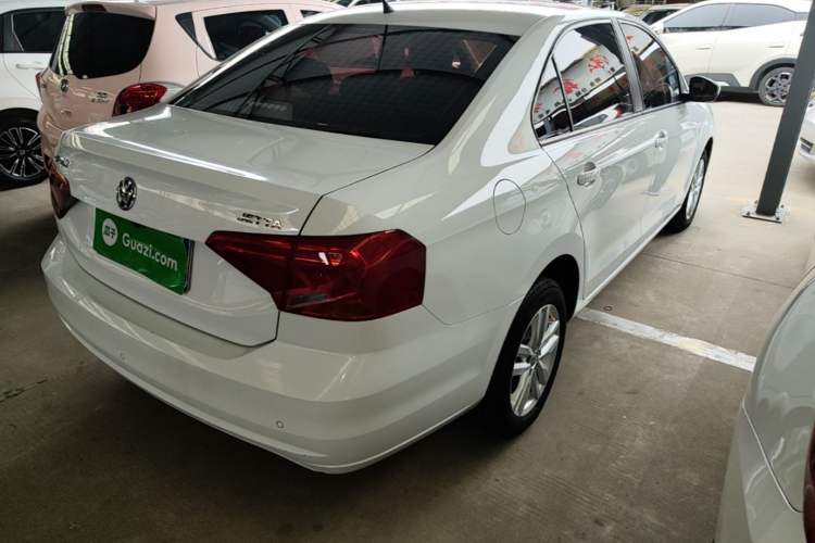Used Volkswagen Jetta 2019 Dream Edition 1.4L Manual Fashion Version Rear Right 45 Deg