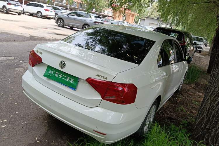 Used Volkswagen Jetta 2019 Dream Edition 1.4L Manual Fashion Version Rear Right 45 Deg