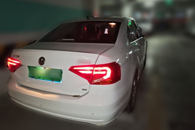 Used Volkswagen Jetta 2019 Dream Edition 1.5L Manual Fashion Version Rear Right 45 Deg