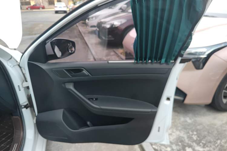 Used Volkswagen Jetta 2019 Dream Edition 1.5L Automatic Fashionable Version Right Front Door Interior