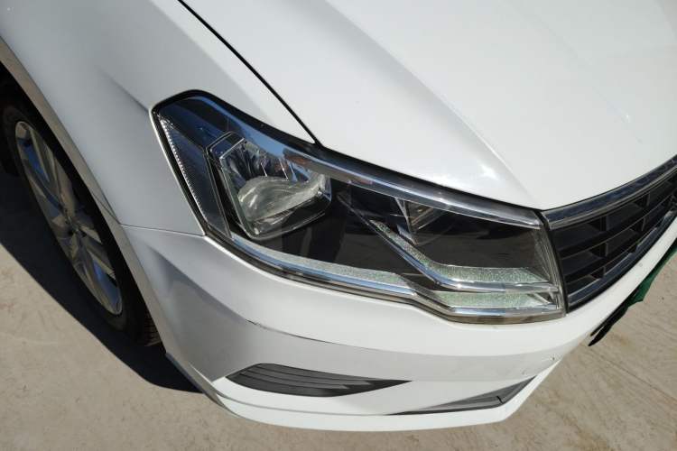Used Volkswagen Jetta 2019 Dream Edition 1.4L Manual Fashion Version Right Front Headlight