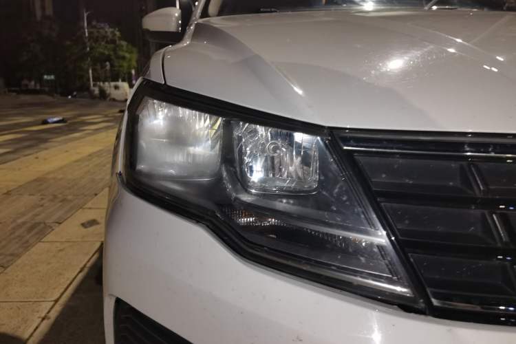 Used Volkswagen Jetta 2019 Dream Edition 1.4L Manual Fashion Version Right Front Headlight