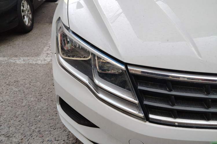 Used Volkswagen Jetta 2019 Dream Edition 1.5L Manual Fashion Version Right Front Headlight