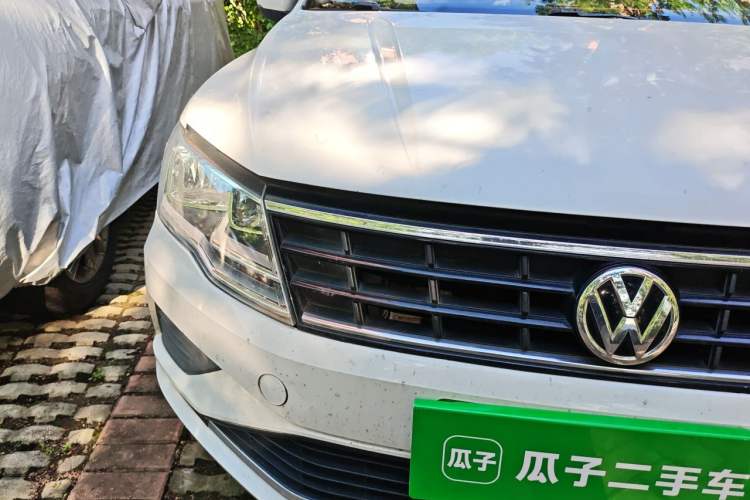 Used Volkswagen Jetta 2019 Dream Edition 1.5L Manual Fashion Version Right Front Headlight
