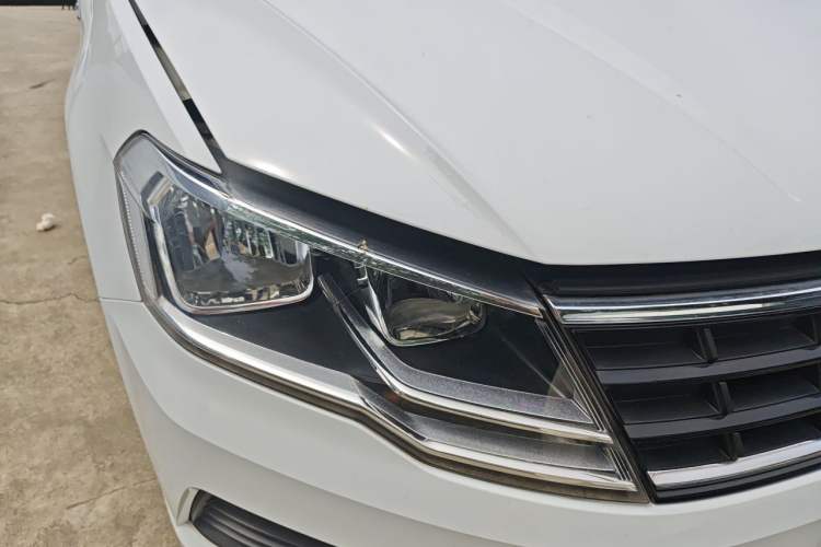 Used Volkswagen Jetta 2019 Dream Edition 1.5L Manual Fashion Version Right Front Headlight