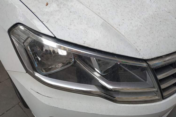 Used Volkswagen Jetta 2019 Dream Edition 1.4L Manual Comfort Version Right Front Headlight