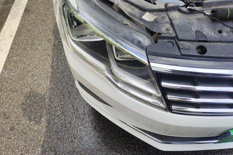 Used Volkswagen Jetta 2019 Dream Edition 1.5L Automatic Comfort Version Right Front Headlight