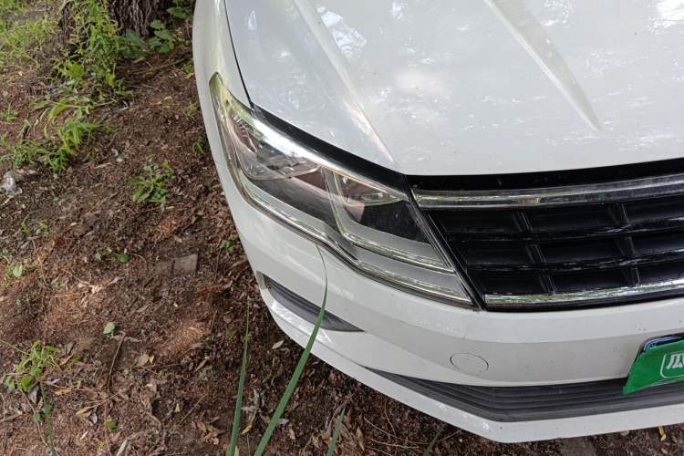 Used Volkswagen Jetta 2019 Dream Edition 1.4L Manual Fashion Version Right Front Headlight