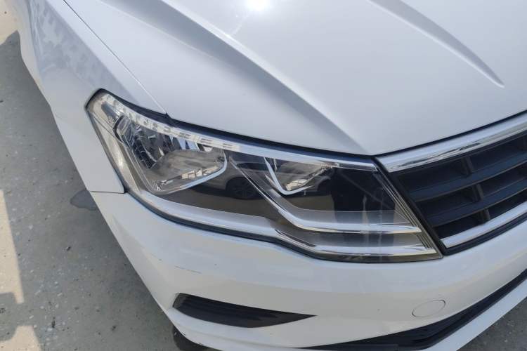 Used Volkswagen Jetta 2019 Dream Edition 1.4L Manual Fashion Version Right Front Headlight