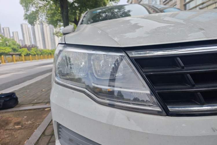 Used Volkswagen Jetta 2019 Dream Edition 1.5L Manual Fashion Version Right Front Headlight