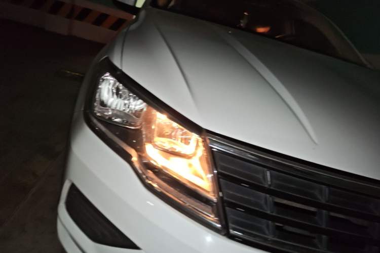 Used Volkswagen Jetta 2019 Dream Edition 1.5L Manual Fashion Version Right Front Headlight