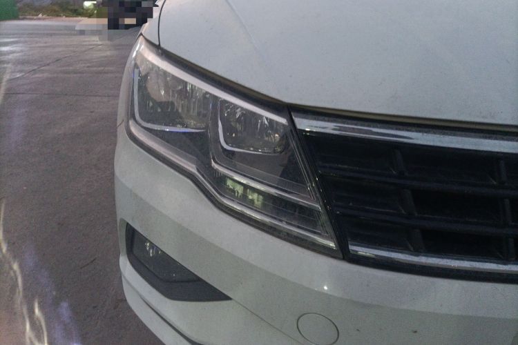 Used Volkswagen Jetta 2019 Dream Edition 1.4L Manual Fashion Version Right Front Headlight