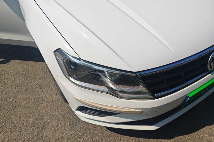 Used Volkswagen Jetta 2019 Dream Edition 1.4L Manual Fashion Version Right Front Headlight
