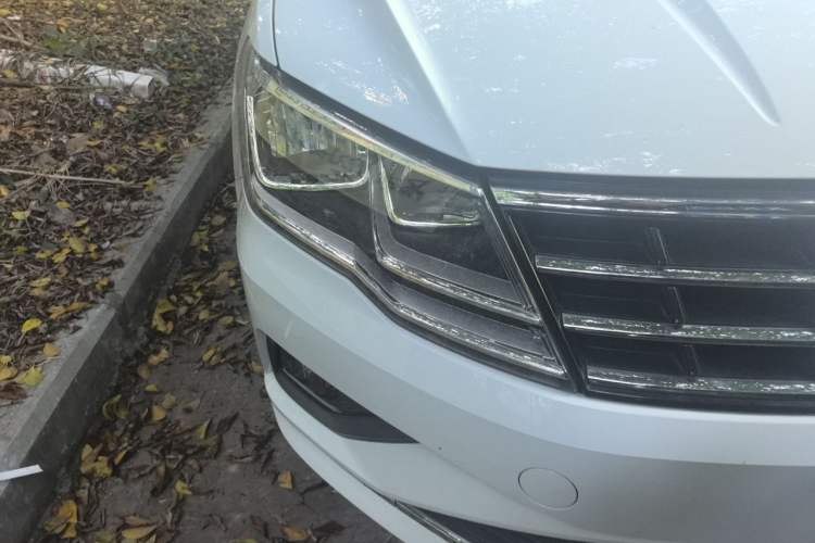 Used Volkswagen Jetta 2019 Dream Edition 1.5L Automatic Comfort Version Right Front Headlight
