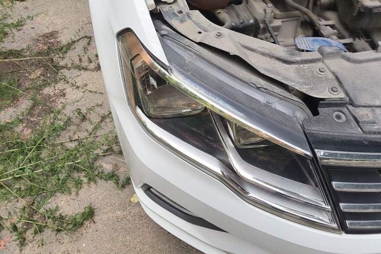 Used Volkswagen Jetta 2019 Dream Edition 1.4L Manual Comfort Version Right Front Headlight