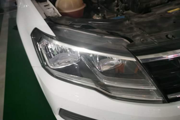 Used Volkswagen Jetta 2019 Dream Edition 1.4L Manual Fashion Version Right Front Headlight