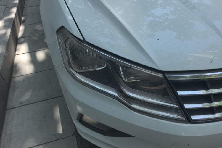 Used Volkswagen Jetta 2019 Dream Edition 1.5L Automatic Comfort Version Right Front Headlight