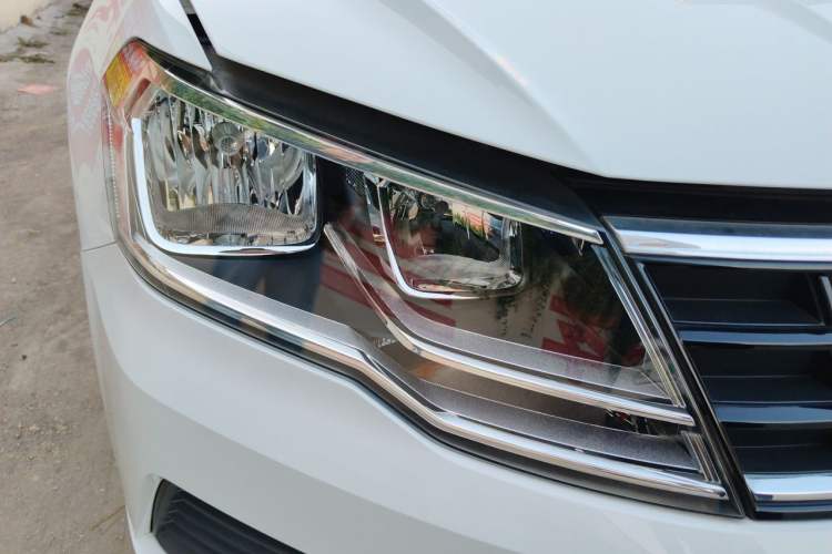 Used Volkswagen Jetta 2019 Dream Edition 1.4L Manual Fashion Version Right Front Headlight