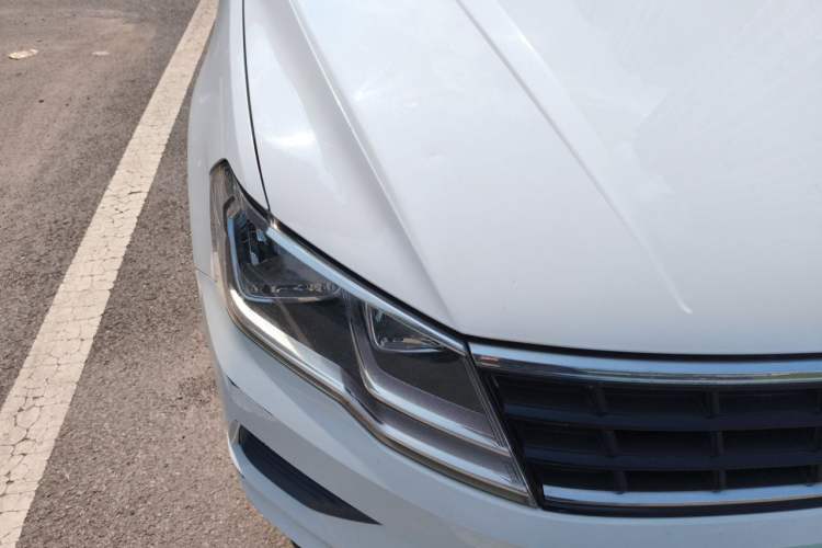 Used Volkswagen Jetta 2019 Dream Edition 1.5L Manual Fashion Version Right Front Headlight