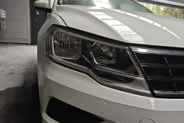 Used Volkswagen Jetta 2019 Dream Edition 1.4L Manual Fashion Version Right Front Headlight