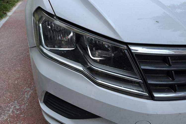 Used Volkswagen Jetta 2019 Dream Edition 1.4L Manual Fashion Version Right Front Headlight