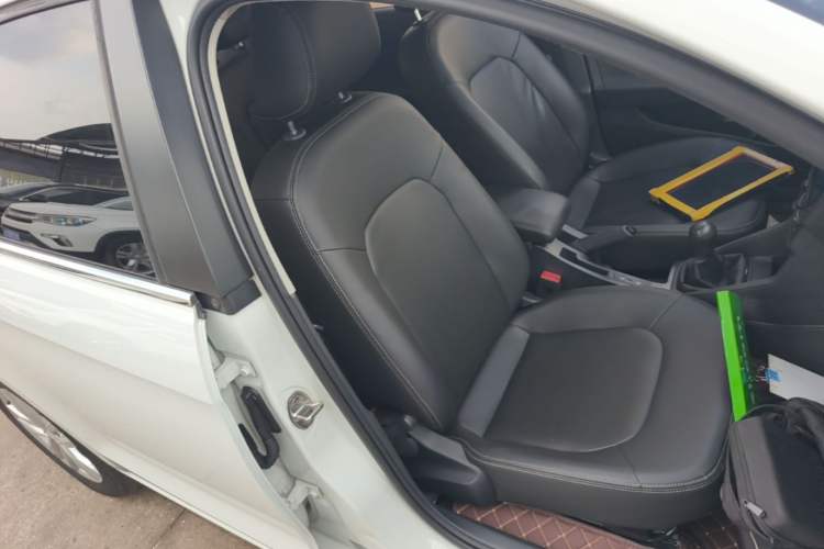 Used Volkswagen Jetta 2019 Dream Edition 1.5L Manual Fashion Version Right Front Seat