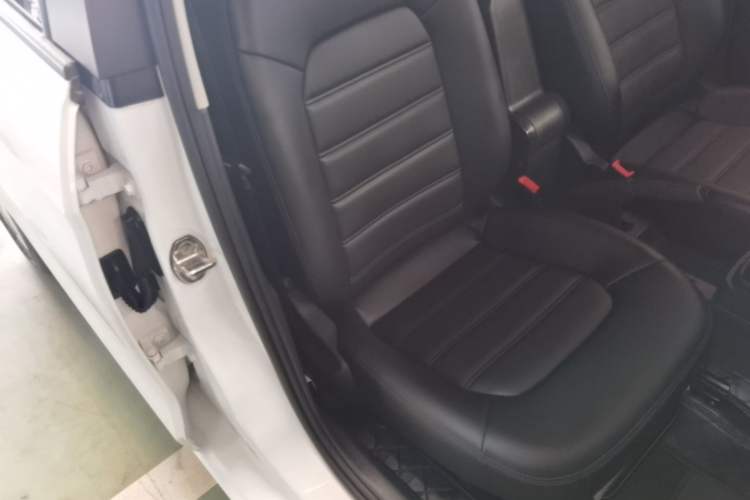 Used Volkswagen Jetta 2019 Dream Edition 1.4L Manual Fashion Version Right Front Seat