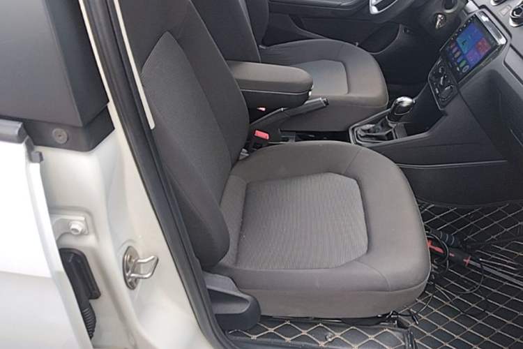 Used Volkswagen Jetta 2019 Dream Edition 1.5L Automatic Fashionable Version Right Front Seat