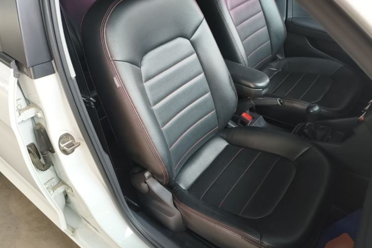 Used Volkswagen Jetta 2019 Dream Edition 1.4L Manual Fashion Version Right Front Seat