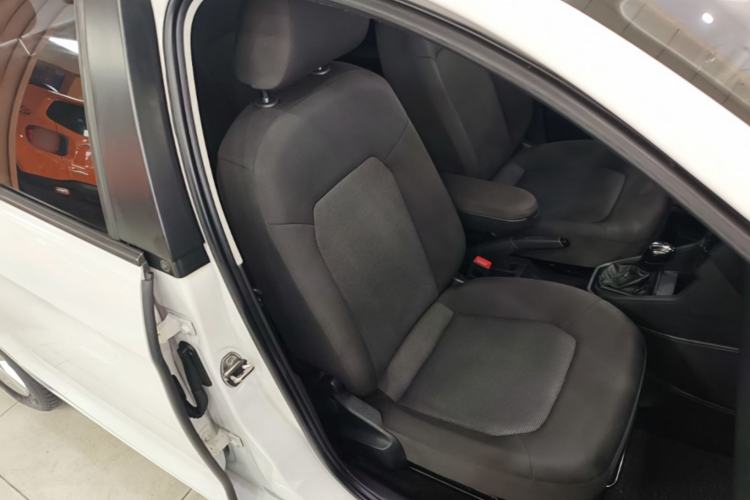 Used Volkswagen Jetta 2019 Dream Edition 1.5L Automatic Fashionable Version Right Front Seat