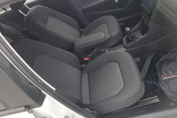 Used Volkswagen Jetta 2019 Dream Edition 1.4L Manual Fashion Version Right Front Seat
