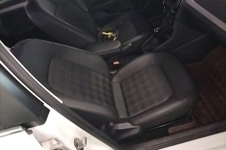Used Volkswagen Jetta 2019 Dream Edition 1.5L Automatic Comfort Version Right Front Seat