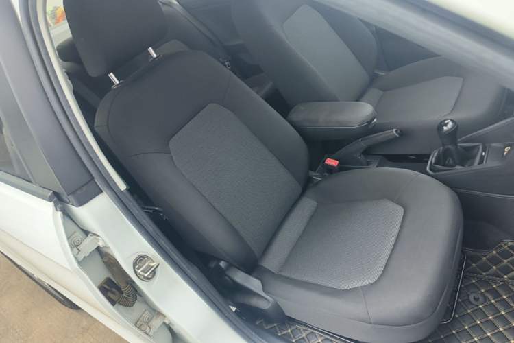Used Volkswagen Jetta 2019 Dream Edition 1.4L Manual Fashion Version Right Front Seat