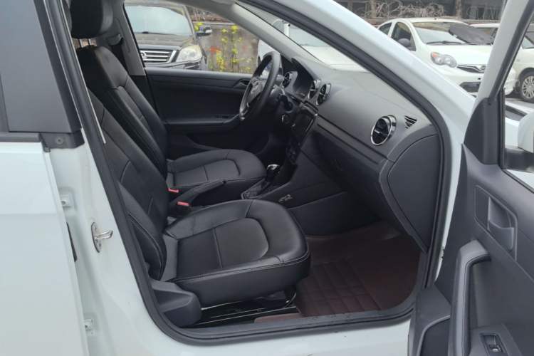 Used Volkswagen Jetta 2019 Dream Edition 1.5L Automatic Fashionable Version Right Front Seat