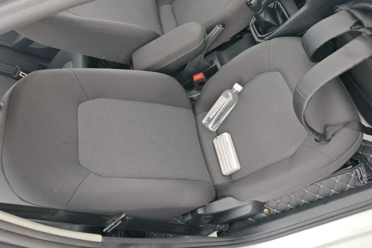 Used Volkswagen Jetta 2019 Dream Edition 1.4L Manual Fashion Version Right Front Seat